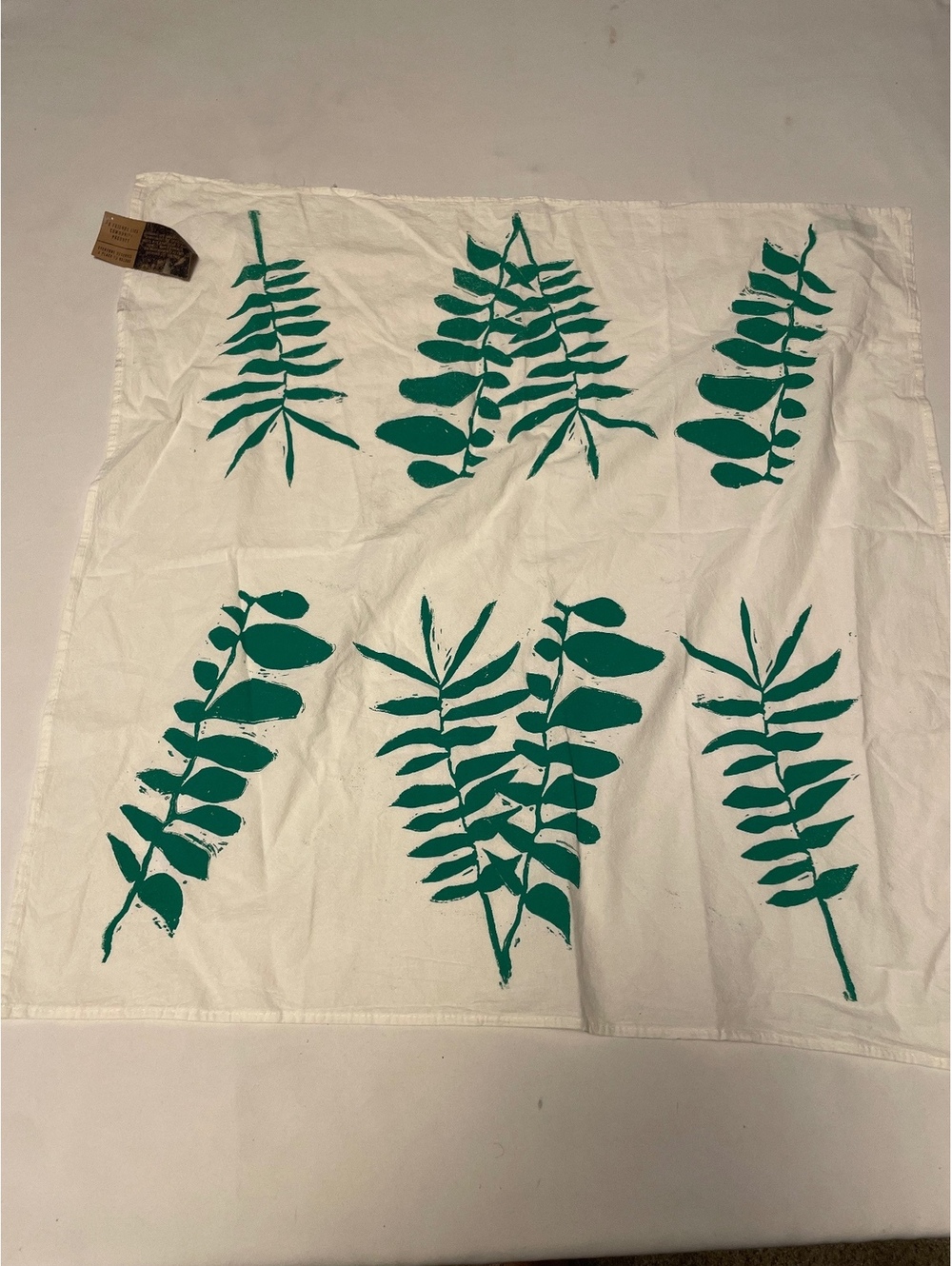 Friends Life Community Green Leaf Decorative Towel